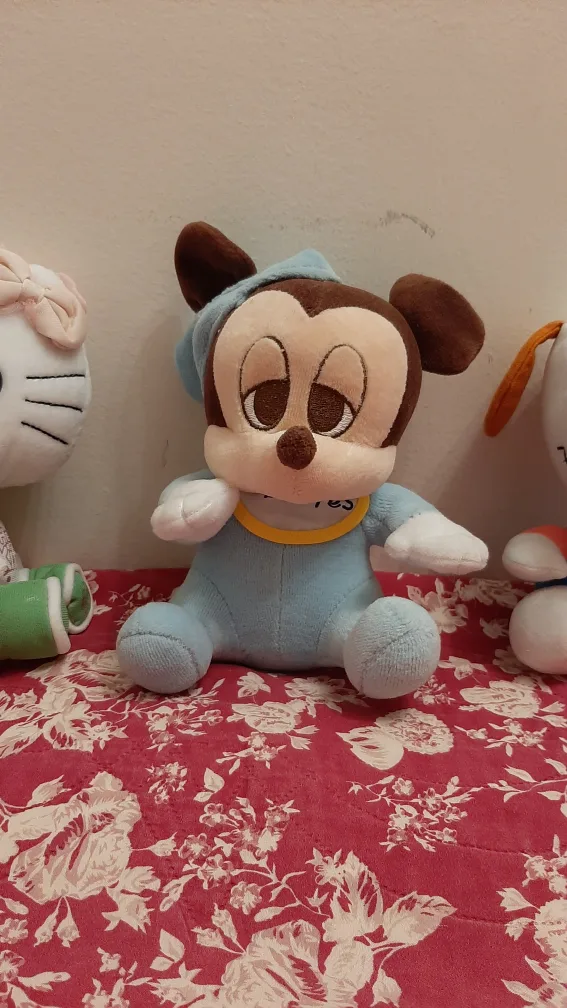 Collectible Plush Toy Set - Hello Kitty, Mickey Mouse, Snoopy image indicator(3)