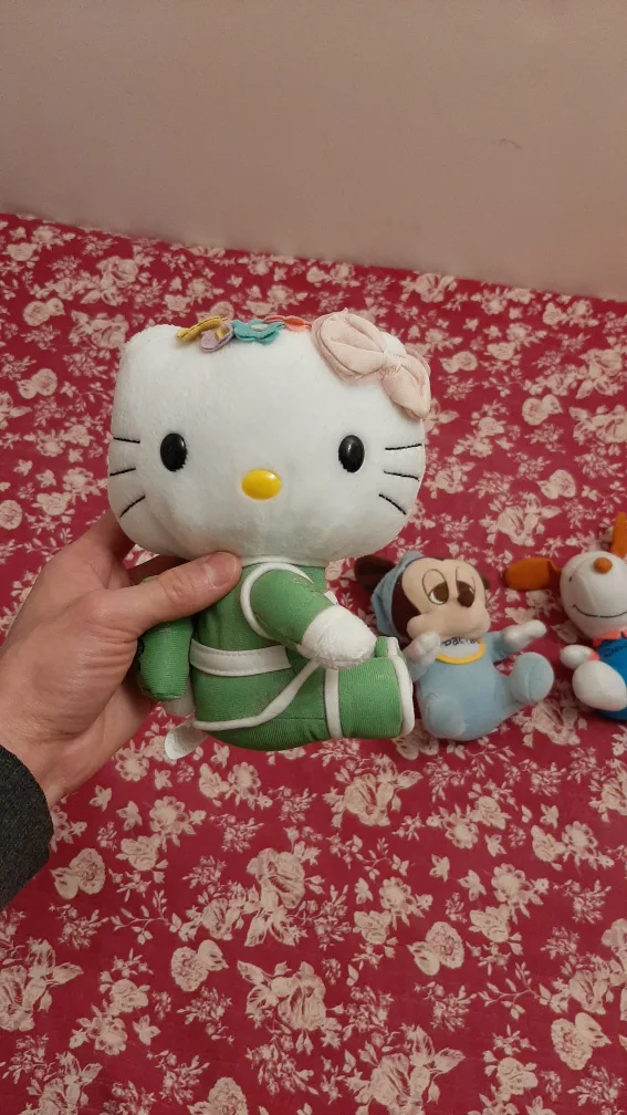 Collectible Plush Toy Set - Hello Kitty, Mickey Mouse, Snoopy image indicator(5)