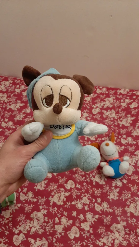 Collectible Plush Toy Set - Hello Kitty, Mickey Mouse, Snoopy image indicator(7)