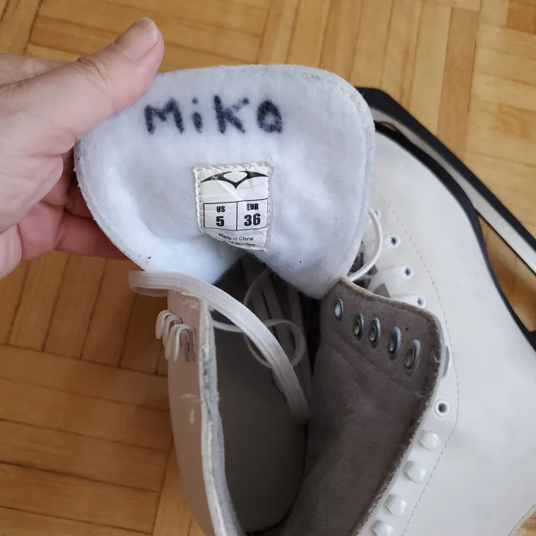 Vic Dream Figure Skates with Bag image indicator(7)