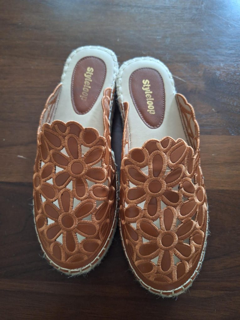 Brown Floral Espadrille Mules size 7.5