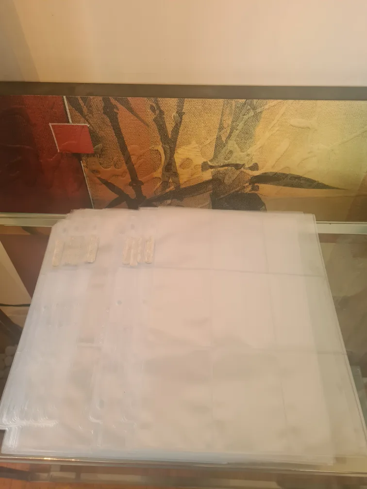 Ultra Pro Platinum Sports Card Holder- 9-Pocket Pages image indicator(2)