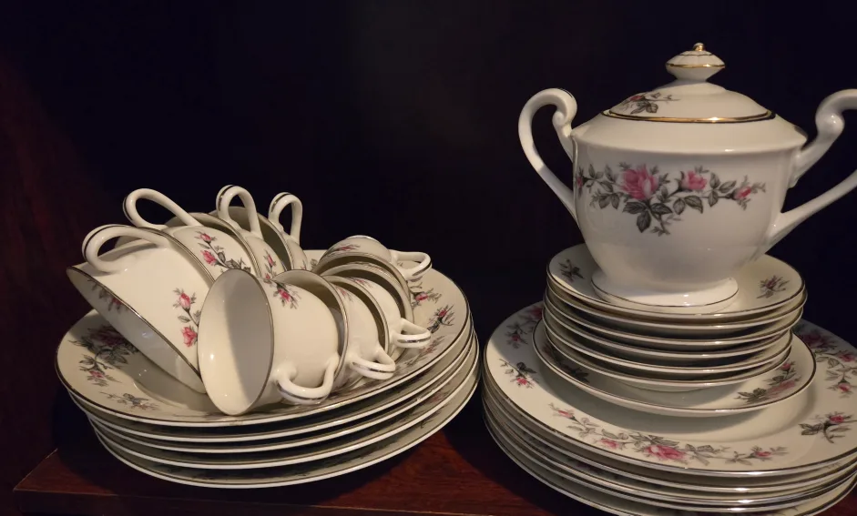 Vintage Some Casa Japan Tea Set - Roses image indicator(2)