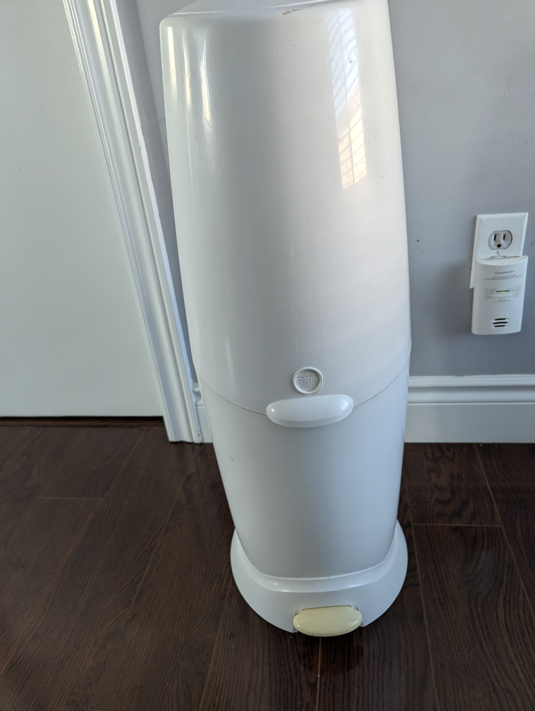 Pampers Genie Elite Diaper Pail - photo 3