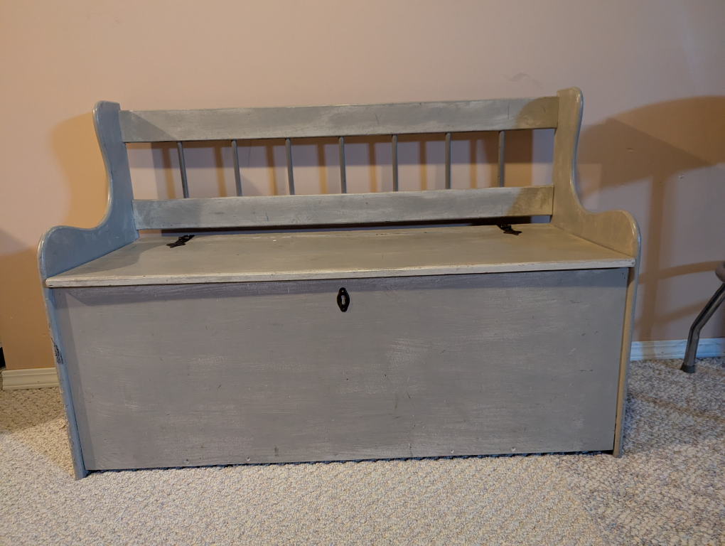 Vintage Wooden Storage Bench with Lift-Up Seat