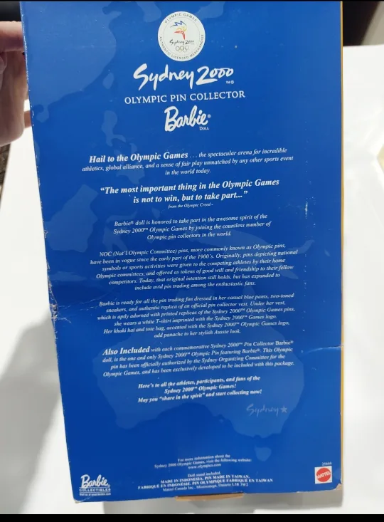 new in box Barbie Sydney 2000 image indicator(2)