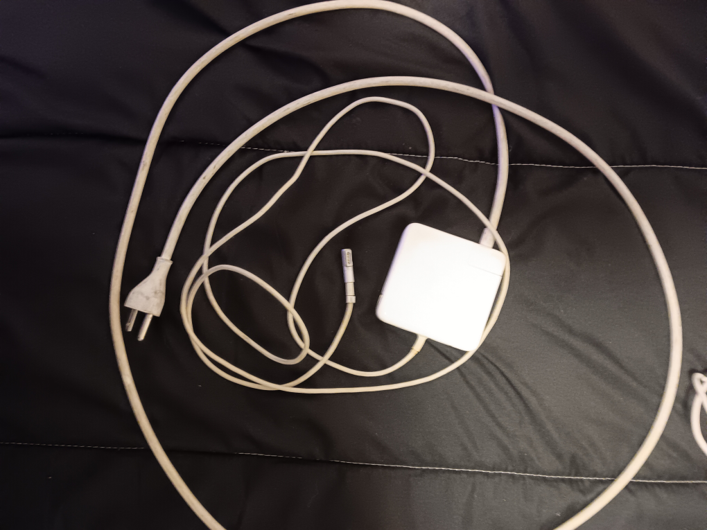 Apple MagSafe Power Adapter