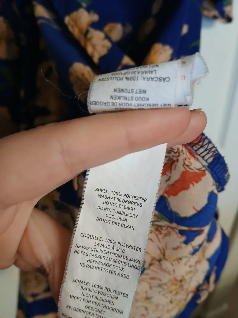 BOOHOO Tall Blue Floral Wrap Dress Size 6 image indicator(10)