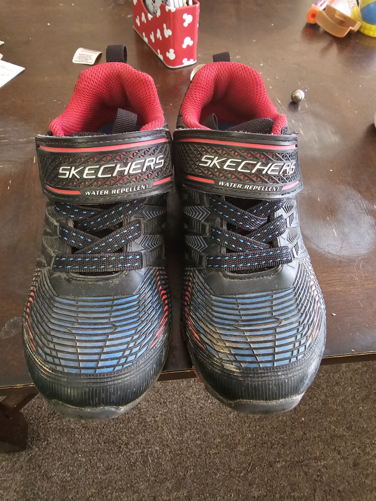 Skechers Boys' Size 12 Water Resistant Sneakers