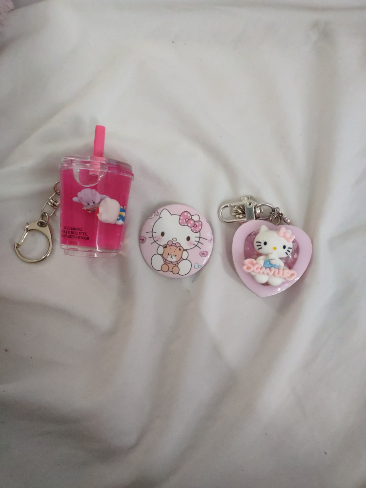 Hello Kitty Keychain Set