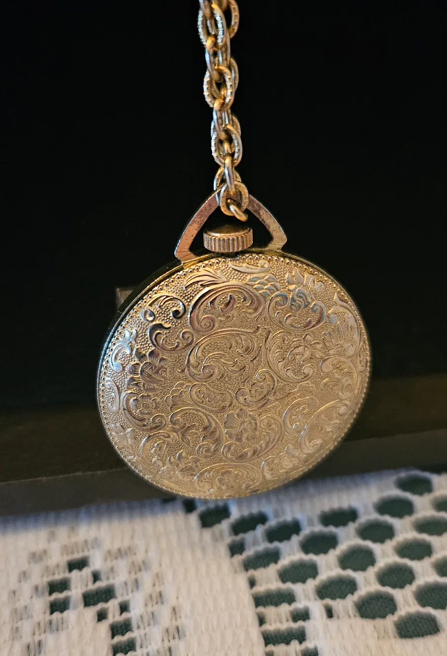 Elegant Vintage 'Lucerne' Women's Pocket Watch Pendant Necklace image indicator(6)
