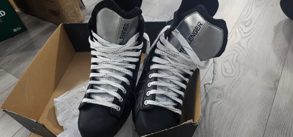 Bauer Challenger Ice Hockey Skates - Size 11.0 image indicator(3)