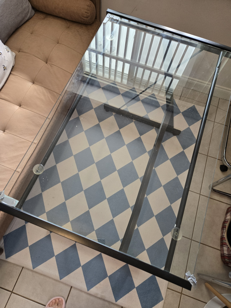 Glass top computer desk with a damage on one corner - photo 3