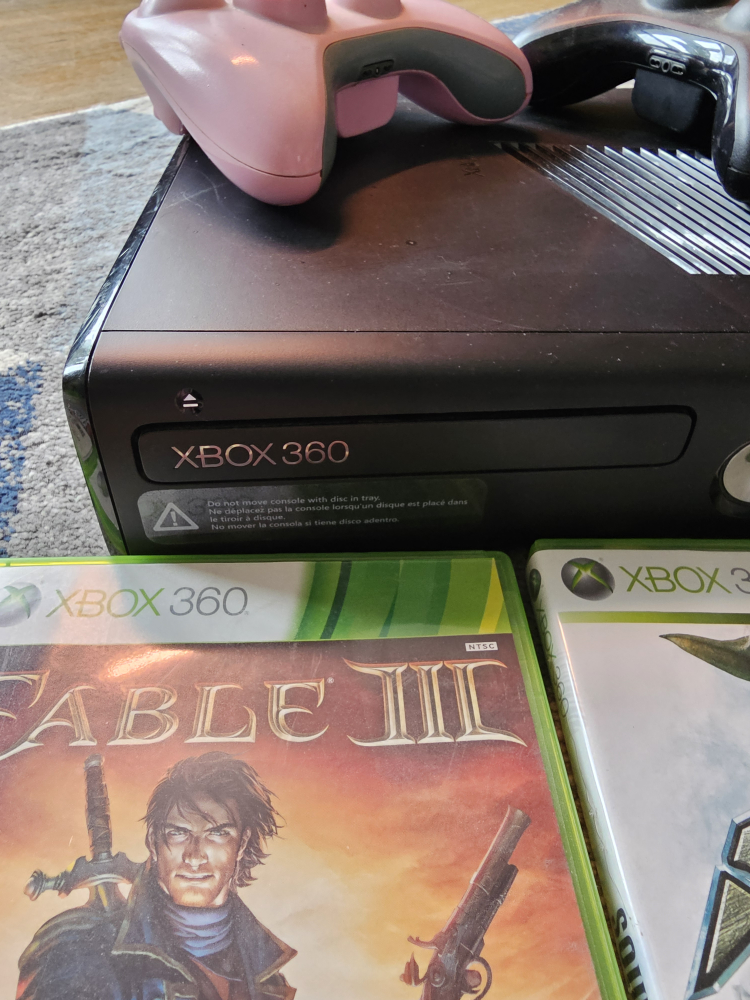 Xbox 360 Console with Games and Controllers - photo 3