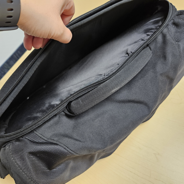 Victorinox Padded Messenger Laptop Bag #freecycle - photo 5