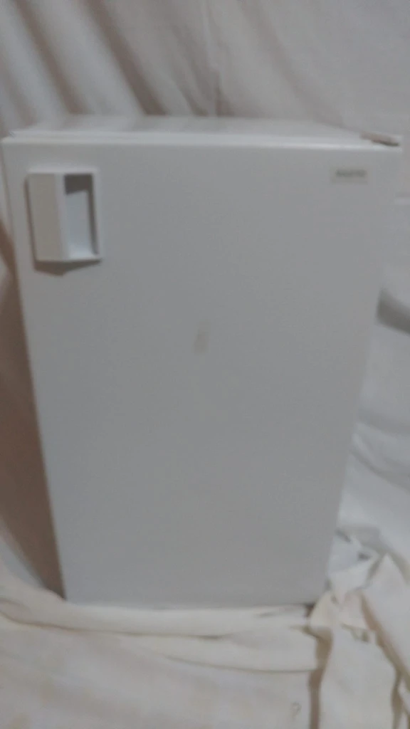 White mini-fridge - photo 2
