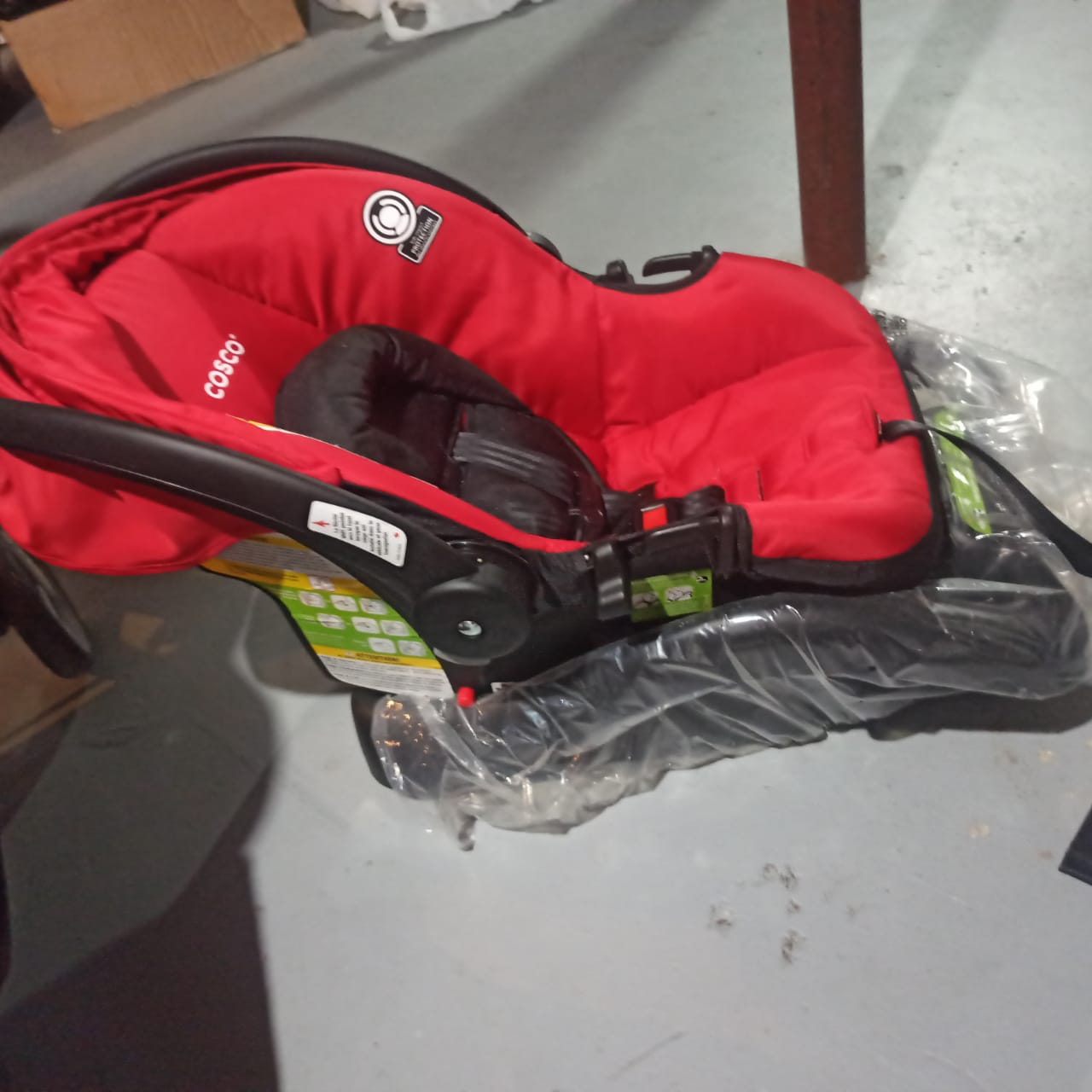 Cosco Stroller and Car Seat Set - Red. - photo 2