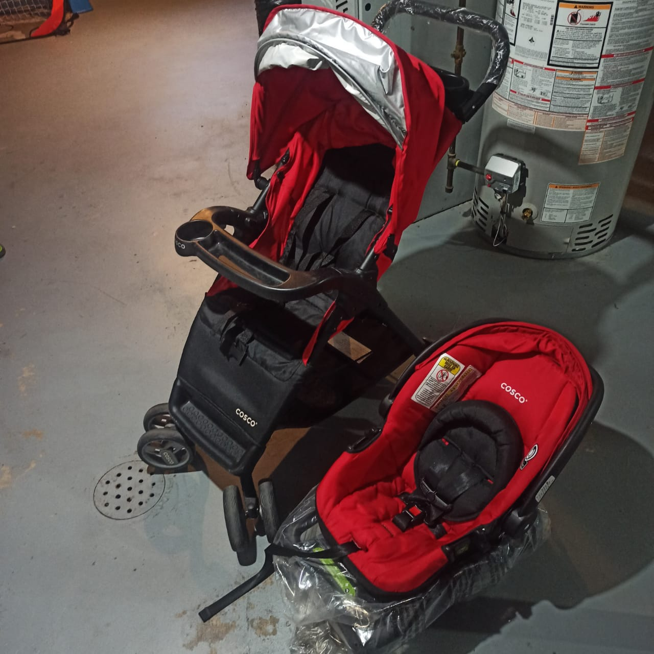 Cosco Stroller and Car Seat Set - Red. - photo 4