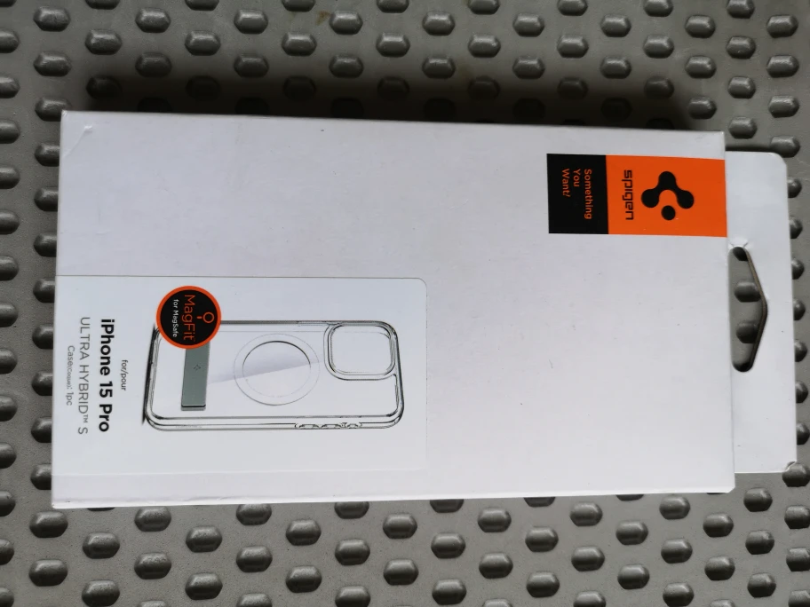 Spigen Ultra Hybrid MagFit iPhone 15 Pro Case