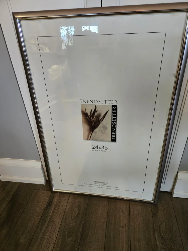 Assorted home decor items image indicator(4)