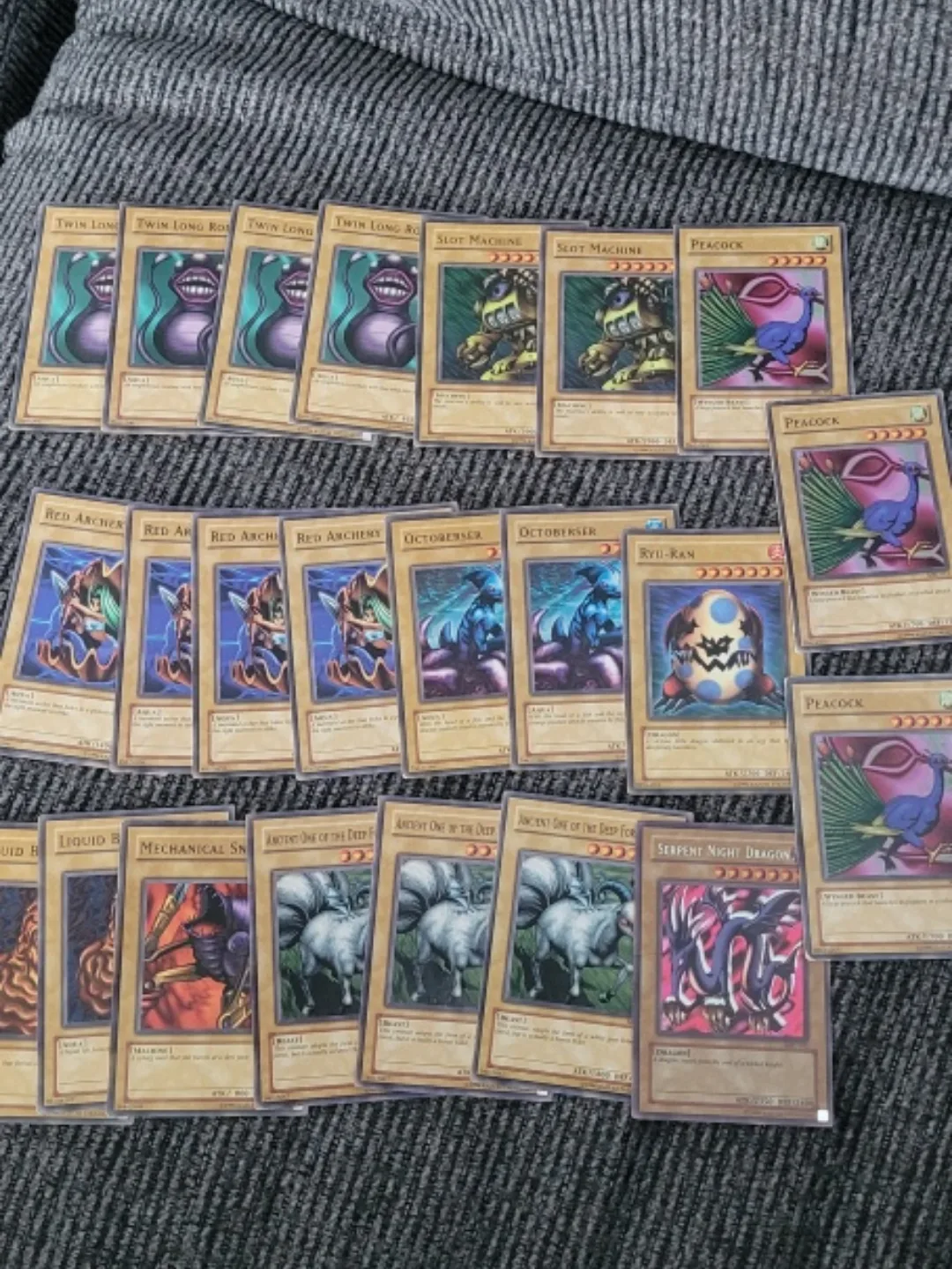 Yu-Gi-Oh! Trading Card Lot - Bulk Cards image indicator(6)