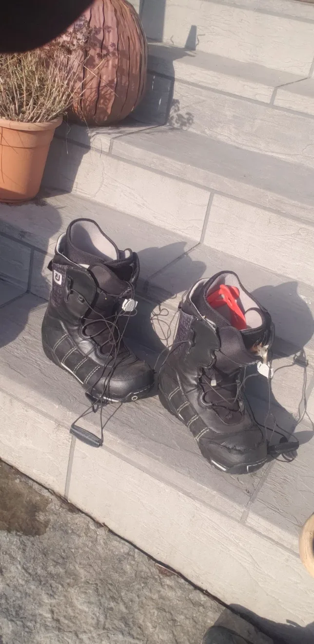 Burton Ruler snowboard boots - Men's size US 11 image indicator(3)