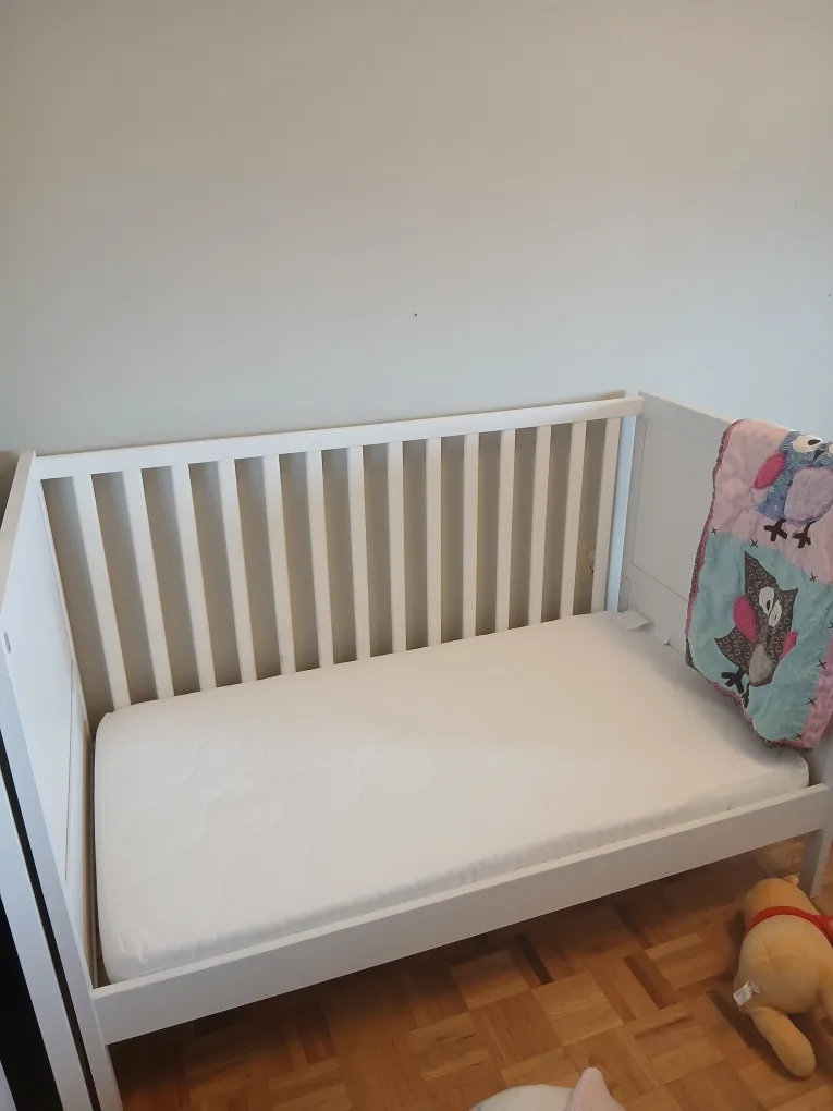 White Baby Crib with Mattress image indicator(2)