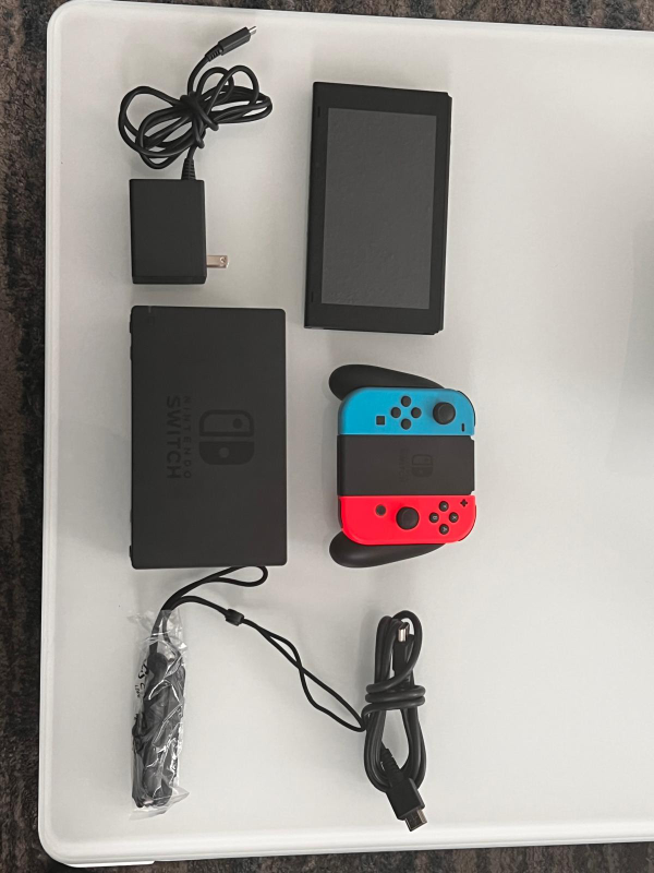 Nintendo Switch Console - Complete Set