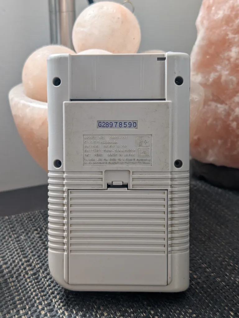 Vintage Nintendo Game Boy DMG-01 image indicator(2)