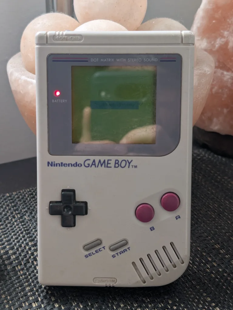 Vintage Nintendo Game Boy DMG-01 image indicator(4)