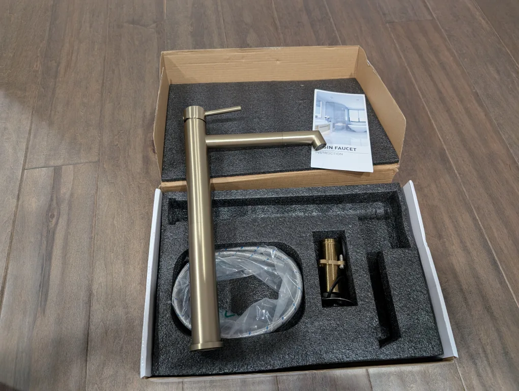 New Brushed Gold Single Handle Bathroom Faucet image indicator(3)