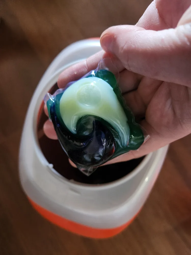 Two tubs of Tide Power Pods laundry detergent #freecycle image indicator(5)