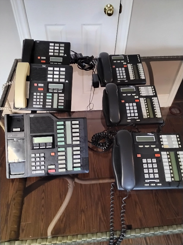 Nortel Meridian M7324 Multi-Line Business Phones