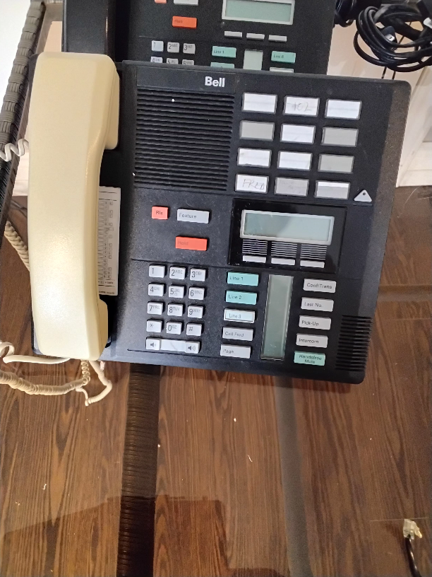 Nortel Meridian M7324 Multi-Line Business Phones - photo 3