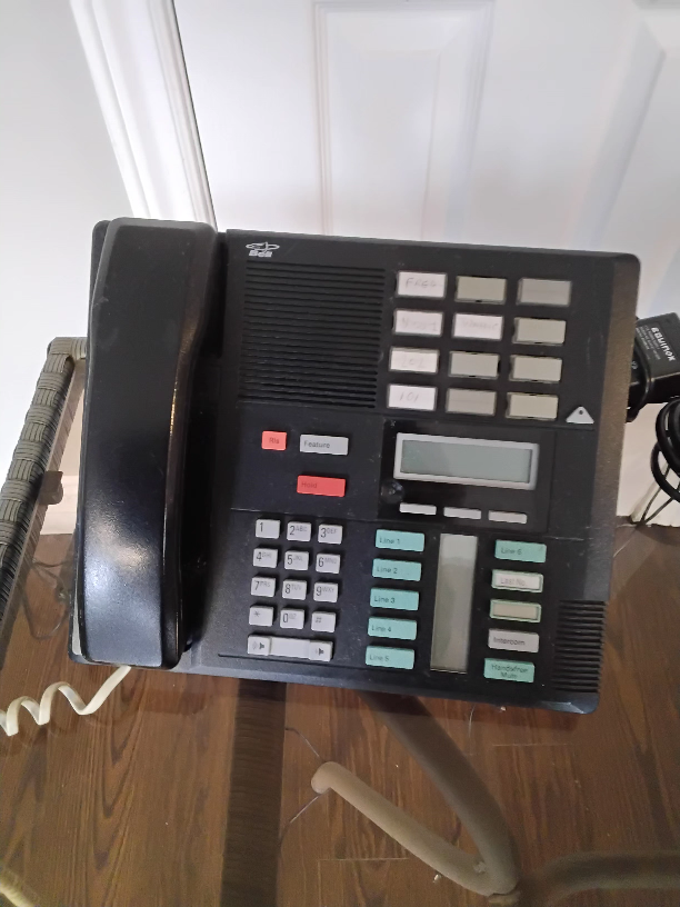 Nortel Meridian M7324 Multi-Line Business Phones - photo 4
