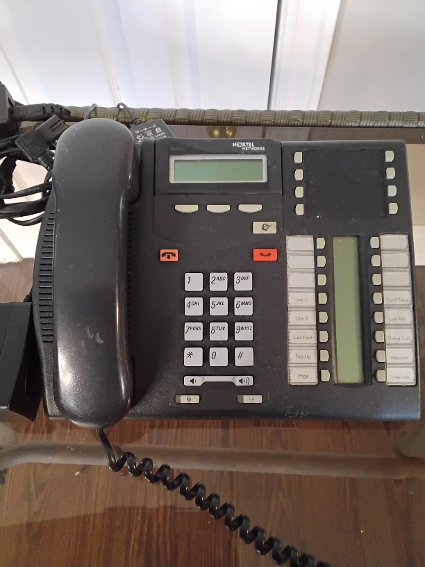 Nortel Meridian M7324 Multi-Line Business Phones - photo 5