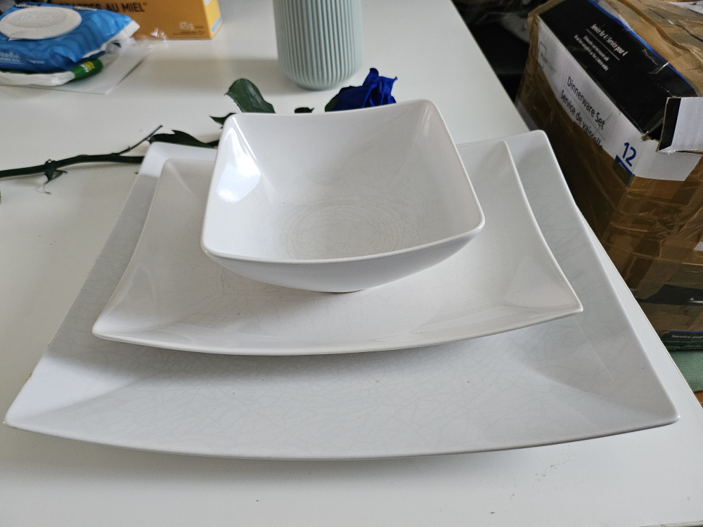 IKEA Dinnerware Set - New