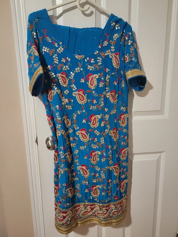 Beautiful embroidered teal Punjabi suit thumbnail
