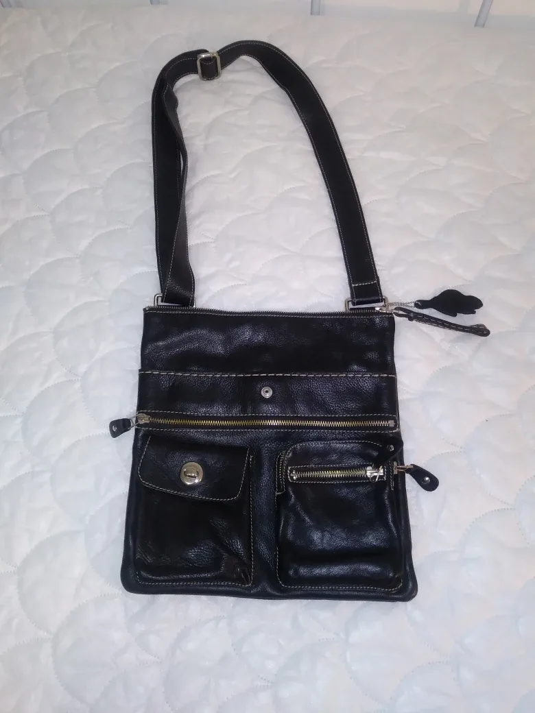 Roots Black Leather Crossbody Bag image indicator(3)