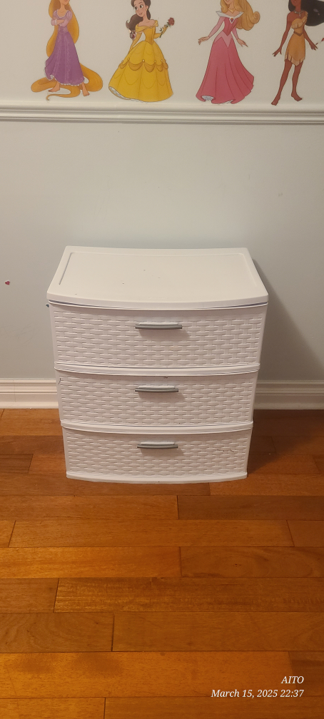 White 3-Drawer Plastic Dresser