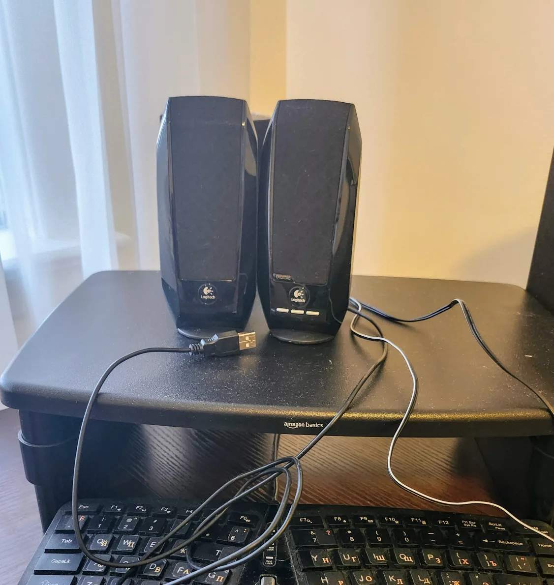 LG L192WS 19" Computer Monitor image indicator(4)