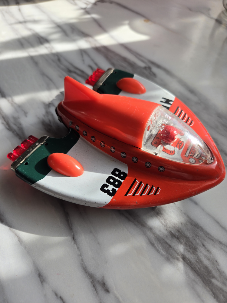 Vintage MF-883 Small Spaceship Toy