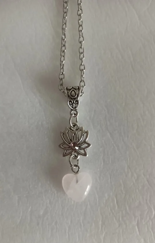 Delicate Rose Quartz & Lotus Flower Necklace image indicator(3)