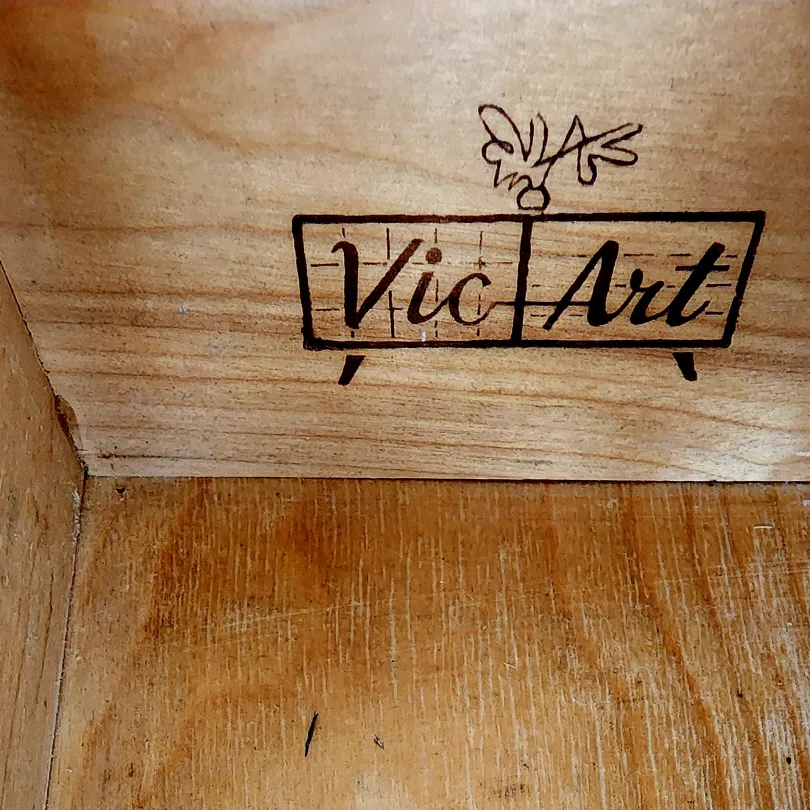 Mid-Century Modern Vic Art Wood Chest of Drawers image indicator(2)