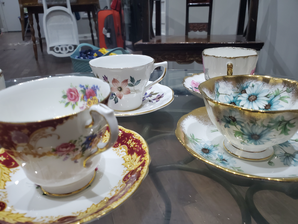 Collection of 18 Vintage Bone China Teacups and Saucers - photo 5