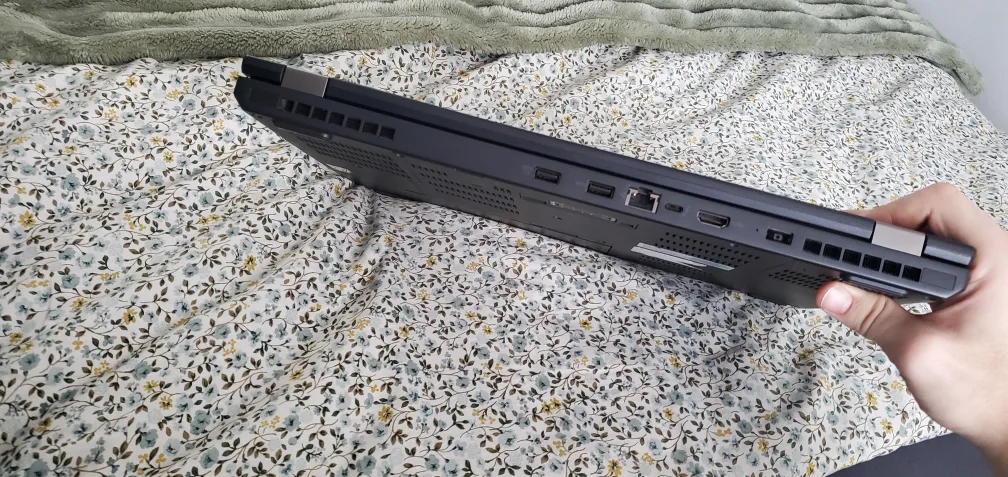 Thinkpad P51 with docking station and 230w charger image indicator(4)