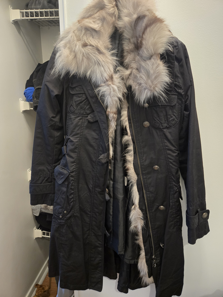 GGDX New York Black Trench Coat with Fur Collar - photo 2