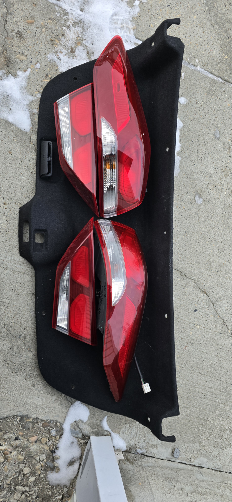 Hyundai Elantra 2017-2018 original tail lights - photo 2