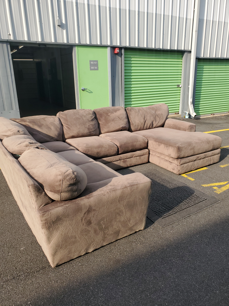 ASHLEY Large L-Shaped Sectional Sofa(DELIVERY AVAILABLE) - photo 2