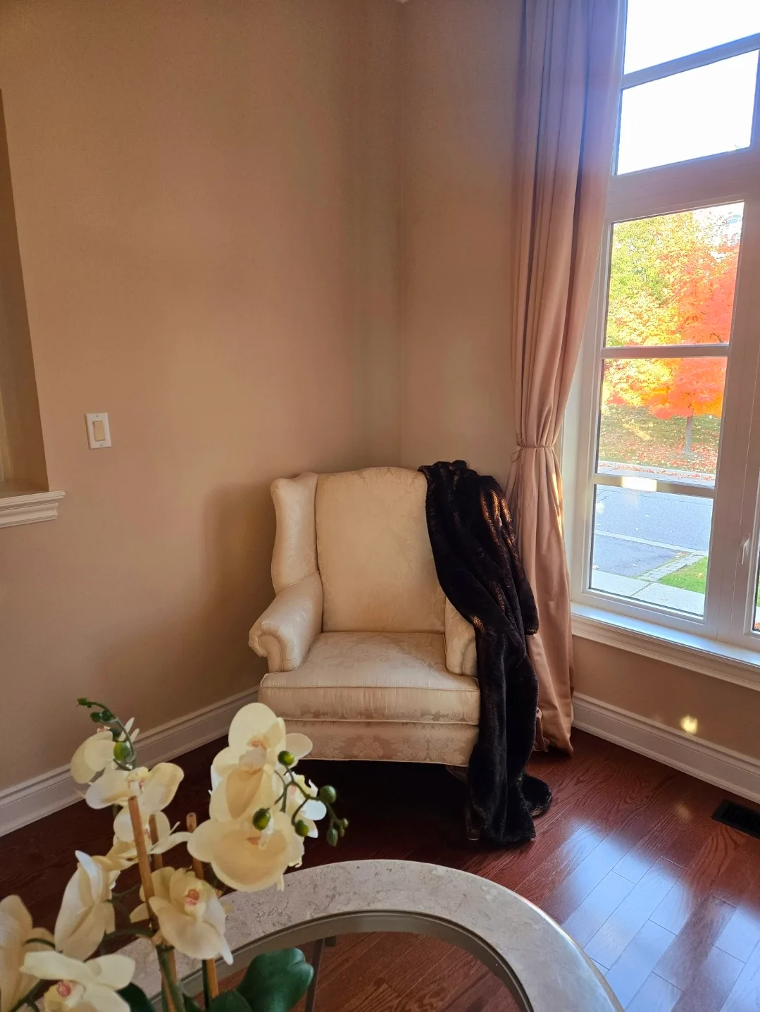 Cream Wingback Accent Chair image indicator(4)